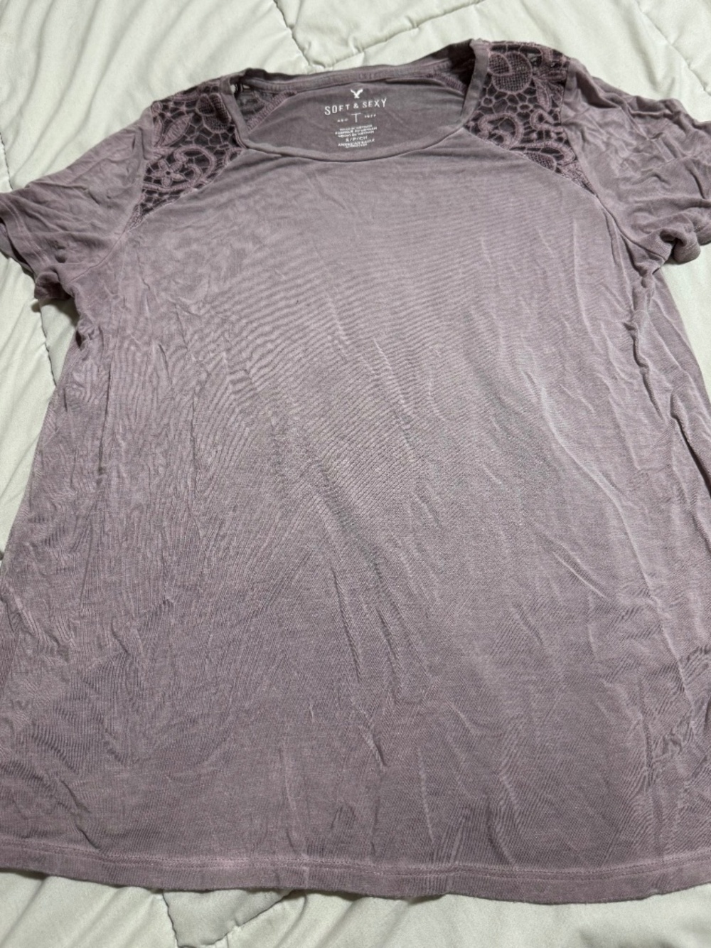 American Eagle Soft & Sexy Short Sleeve T-Shirt Women's Small Lace Shoulders